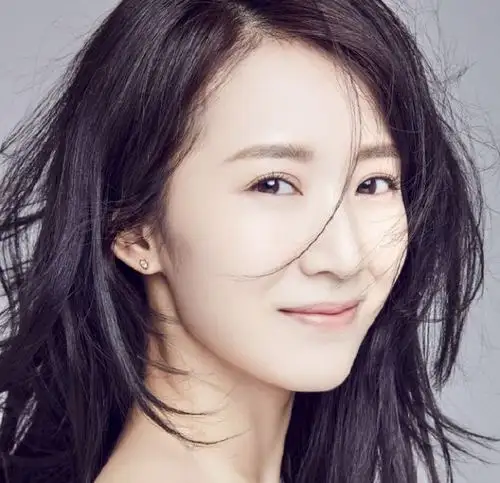 "李念回复了一个害羞的表情默