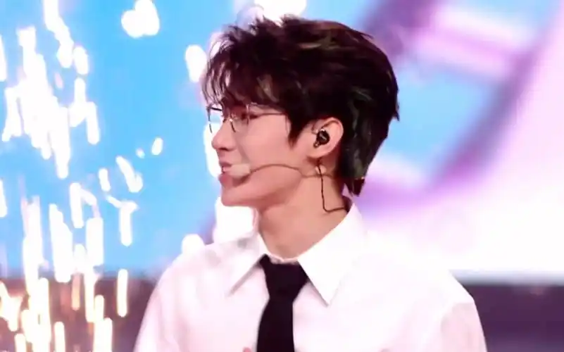 张真源|一直唱歌给大家听吧 ——澳门演唱会唱歌片段截取