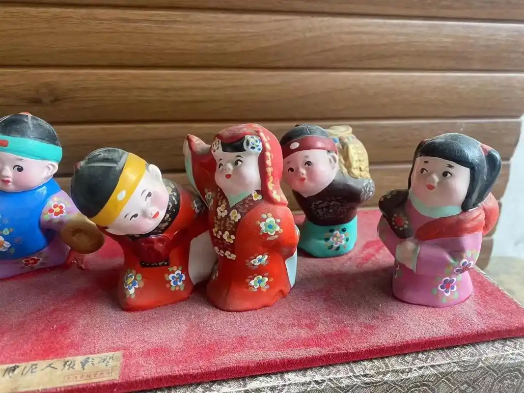 天津泥人张作品泥制彩色人物民族物件做