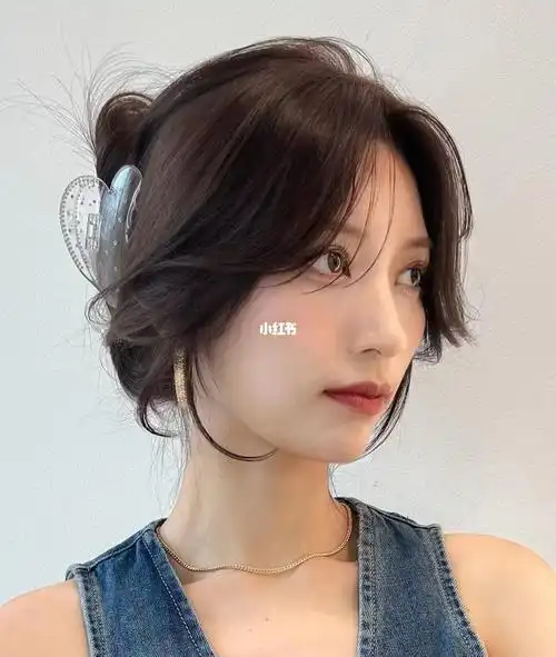 女生减龄瘦脸刘海八字刘海中分刘海年轻mm特别适合八字空气刘海长微