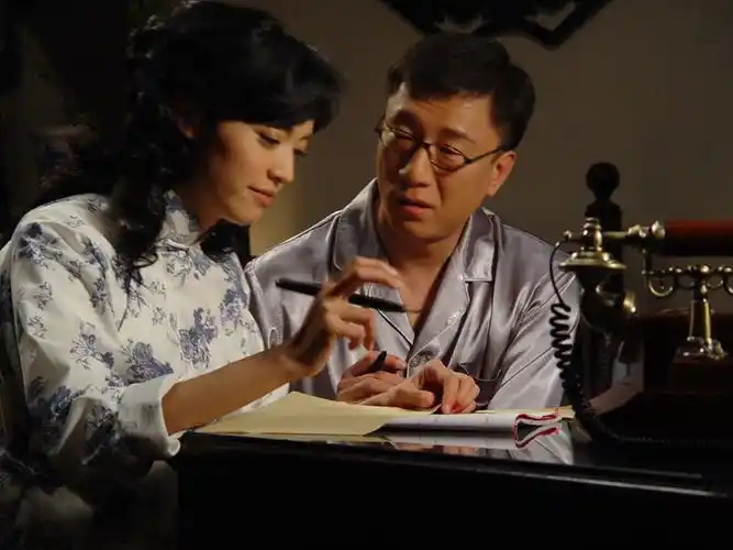 孙红雷和姚晨主演的《潜伏》剧照孙红雷《男人帮》剧照他不管演什么