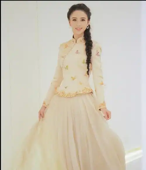 佟丽娅身穿民国服装搭配麻花辫网友好美美成了初恋啊