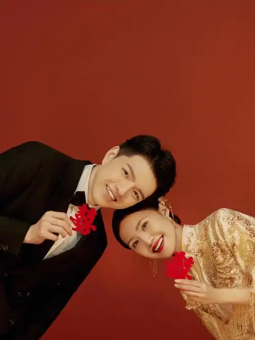 爸妈心中最美的秀禾服婚纱照一整个爱住06