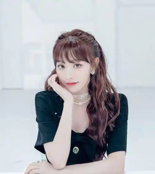 孔雪儿被爆疑似加入他人感情公司回应被批毫无信服力网友赶紧退赛