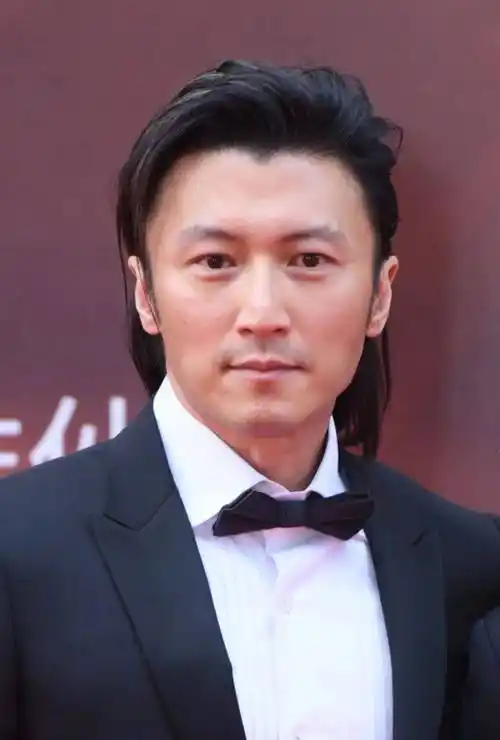 华表奖男星怼脸生图:遍地是普男,苏有朋韩庚发福,王一博脸肿_状态