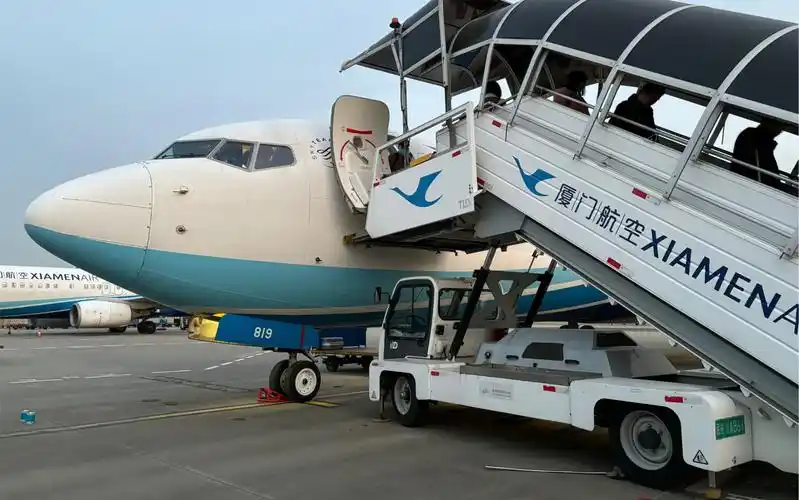 厦航波音737-800(b-7819)武汉天河04l起飞