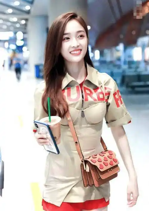 《创造101》,并以第2名的成绩加入火箭少女101组合后,吴宣仪就在圈内