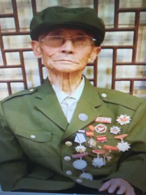 不过真正的王成还活着,蒋庆泉就是电影《英雄儿女》中王成的原型