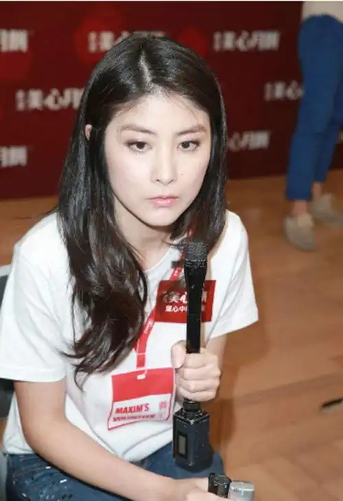 出道25年的天后陈慧琳如今已经47岁,不变的是她那颗爱心与善心