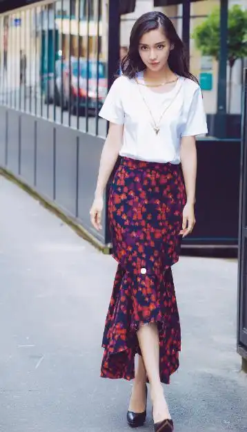 baby与杨幂同框合影优雅别致大秀身材