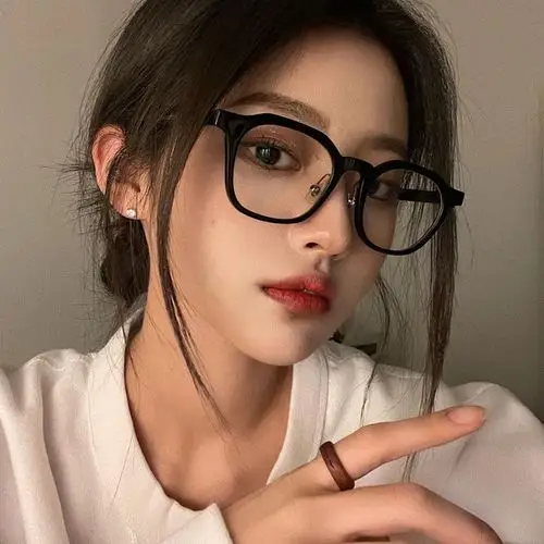求美女戴眼镜的图