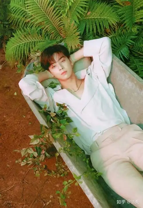 astro 车银优 有这样的颜就算摄影师用脚拍都好看啊!