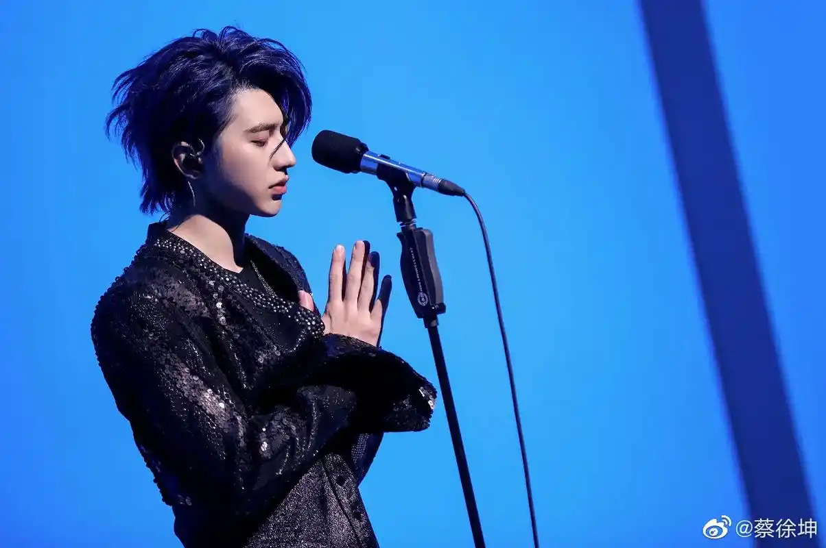 蔡徐坤,谢谢您,为我们精心准备的线上演 - 抖音