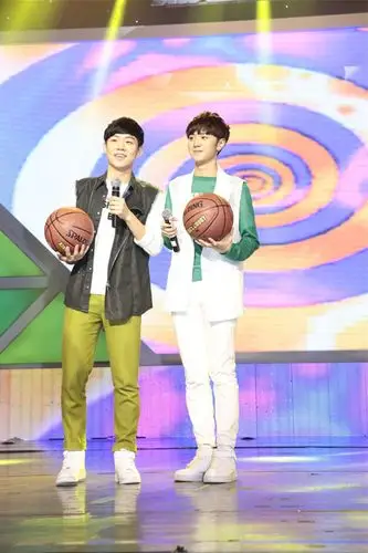 bio男团校园行 人气火爆受追捧