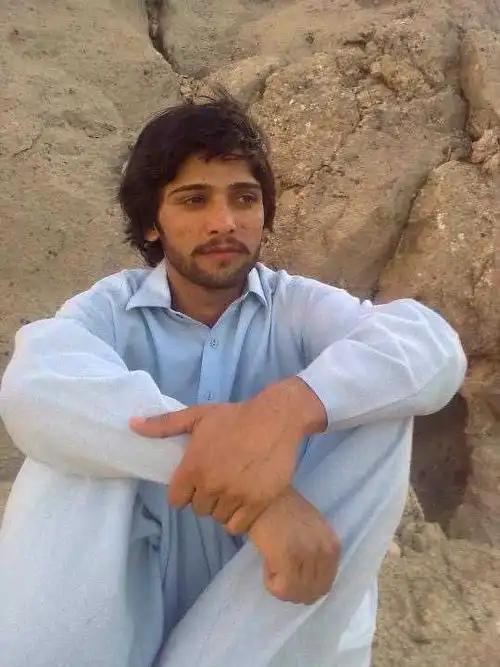 这是巴基斯坦的布拉灰人,你觉得他们"棕"吗?