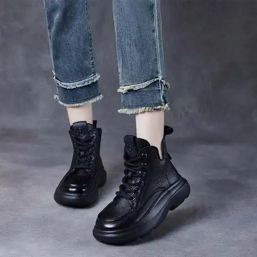 臻选真皮短靴英伦风头层牛皮2023秋冬新款马丁靴防滑高帮白雪时尚