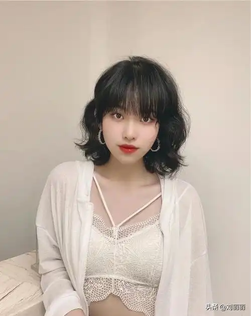 齐刘海发型图片女卷发(女人过了30岁) - 赤虎壹号