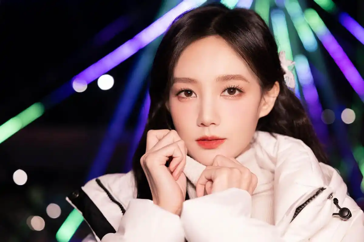 李一桐高清壁纸头像(三十一)[色]