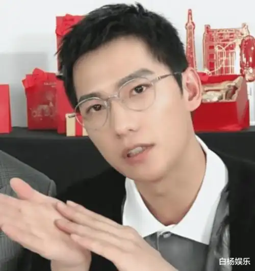 李佳琦与杨洋神仙同框,关掉美颜滤镜后,网红跟明星的差距很明显