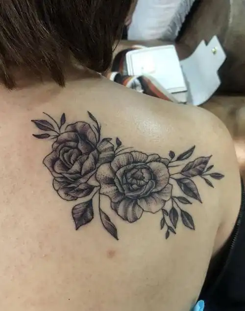 花纹身图片_背部纹身图案