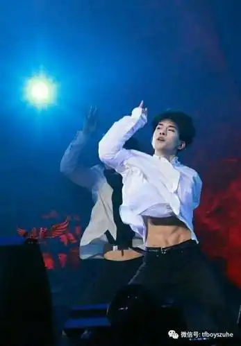 王源ins更新,大尺度腹肌照引尖叫不断.