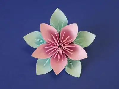 儿童简易折纸花图片