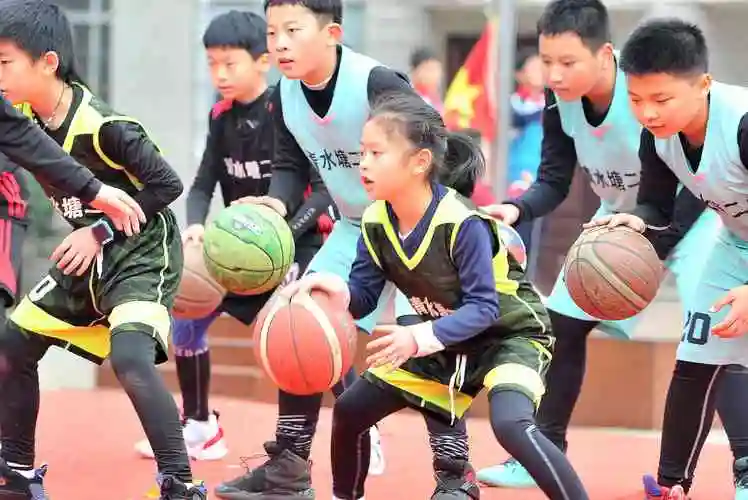 组图清水塘第二小学校园运动会创意多全国各地来打卡