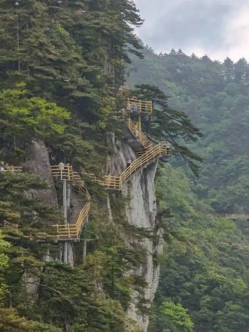 蛮适合老人小孩的明月山