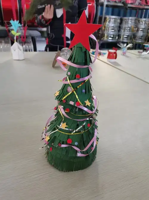 垃圾分类之废弃物利用——哑柏镇景联小学学生手工作品展