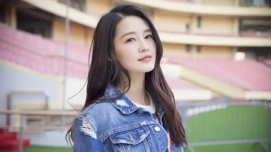 李沁图片-美女壁纸-高清美女图片-第6图-娟娟壁纸