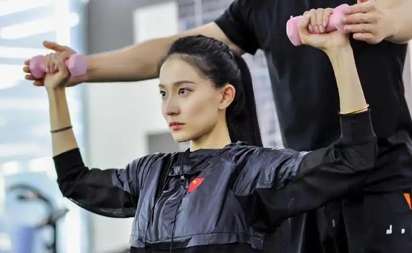 张豆豆个人资料(因一张挺胸照走红,今成体操教练与孙杨狂秀恩爱)-韩剧