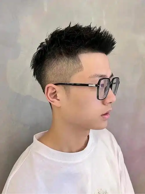 夏季发型别乱剪,男发最帅还是飞机头,喜欢别错过