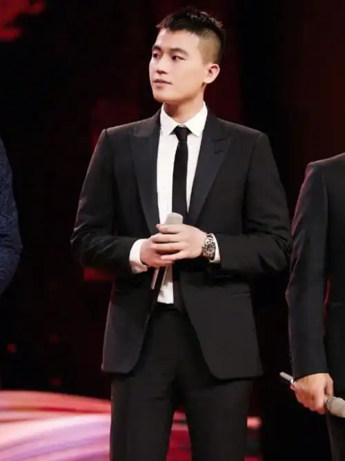 除了痞帅欧豪还是一张硬汉脸75