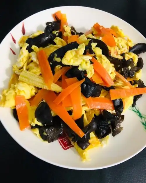 花奴羊毛衫做的胡萝卜木耳炒鸡蛋09