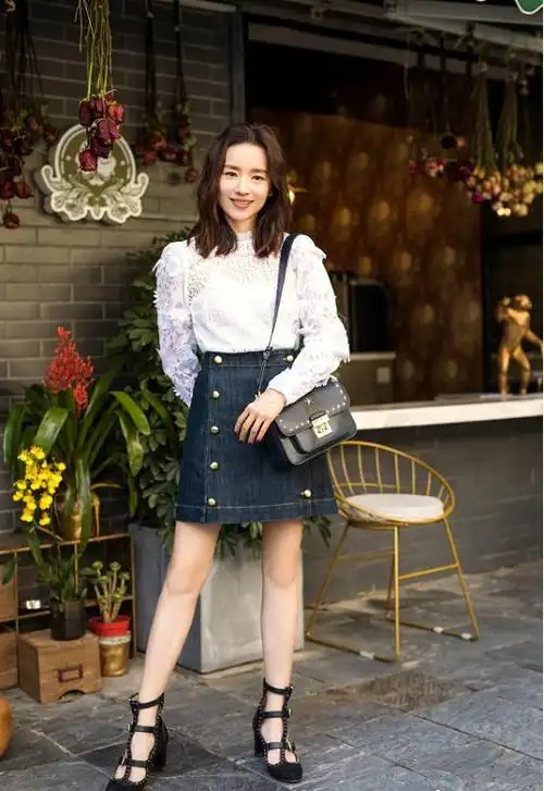 董洁才是时尚界的代表,穿得比学生还稚嫩,但脸上写满了岁月