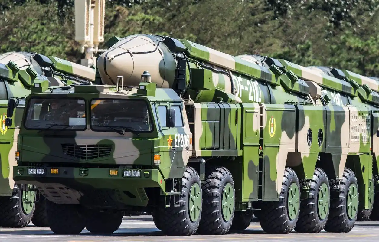 中国用短程弹道导弹发射常规弹头和核弹头到台湾只用6到8分钟,但这只