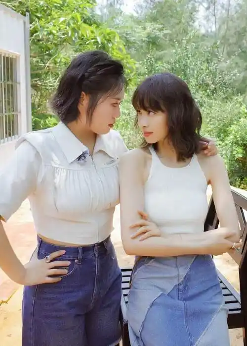 宋茜与李雪琴同框