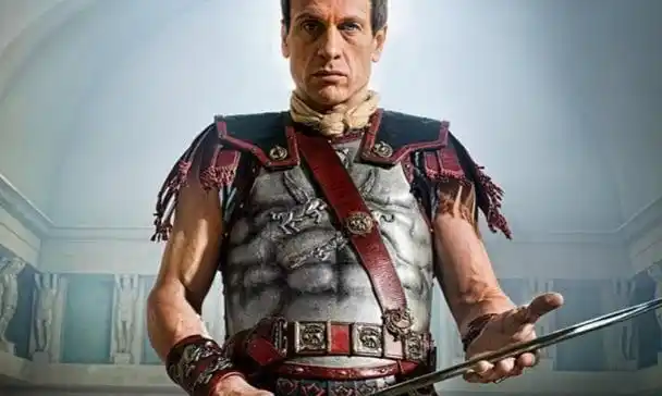 克拉苏之所以那么有钱是因为他是一个彻头彻尾的奸商