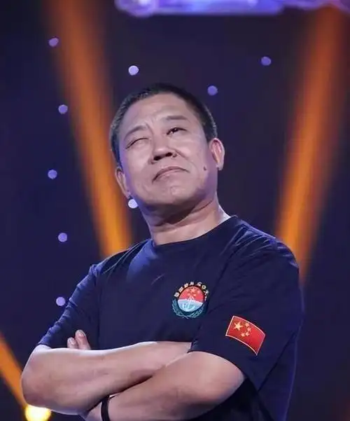 杜旭东这辈子做的最正确的决定就是用一身军装骗得美娇妻