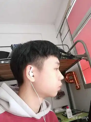 头型小时候被家长故意睡成扁头怎么办?