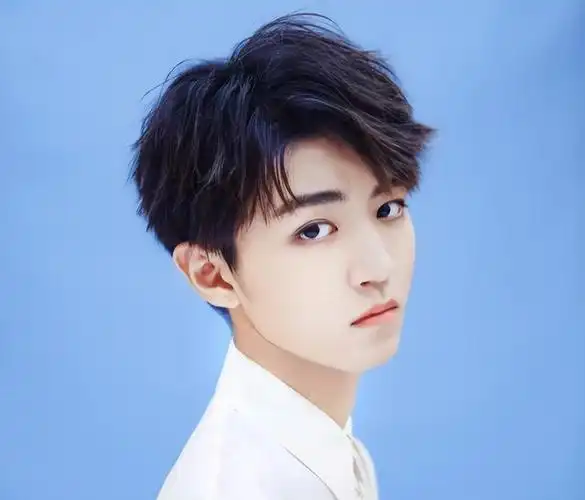 单飞7年,有人没代表作,有人掉队,如今才懂易烊千玺的"精明"