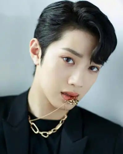 赖冠霖抽烟吐痰被拍后续:手写信再道歉