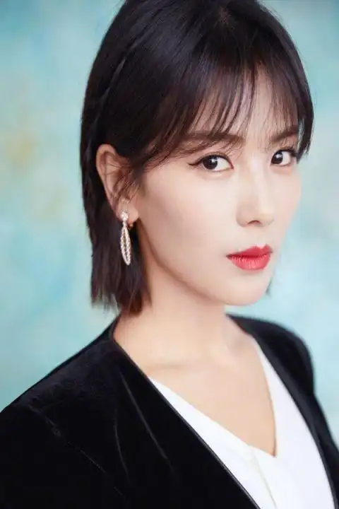 刘涛换新发型,一头齐肩的短发,特清爽干练,女神范十足