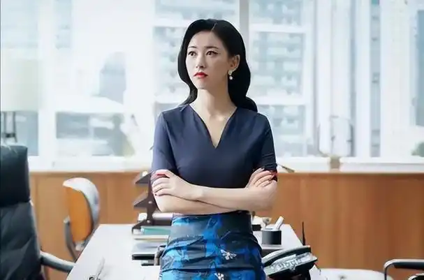 家世显赫从不炫耀长达10年入选世界百美演员朱珠可不是个花瓶