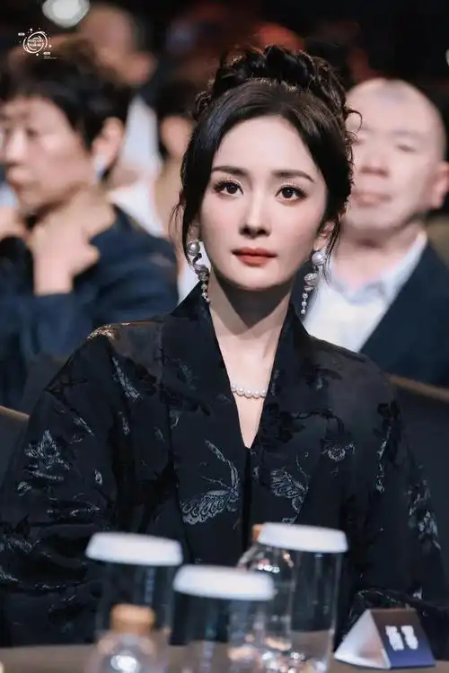 30套杨幂入春穿搭太美了