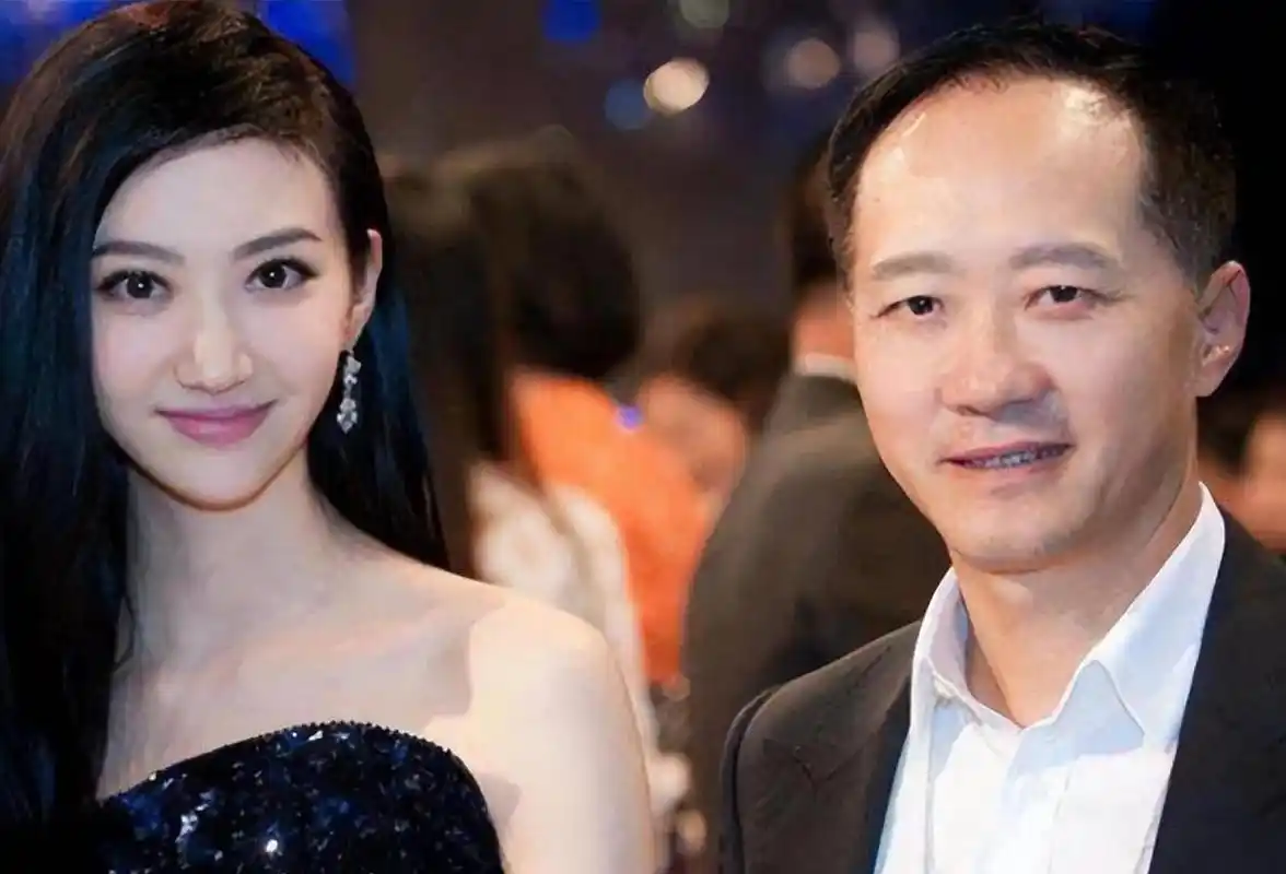 景甜情史 早年在圈内有一种禁忌叫做"景甜",虽然景甜刚刚出道,却获得