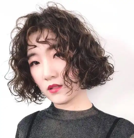 发型欣赏——2019流行"筷子烫"