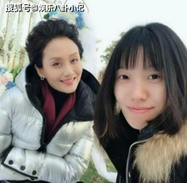 "儿子"是一线明星,女儿是奥运冠军,55岁的她才是人生赢家_李颖