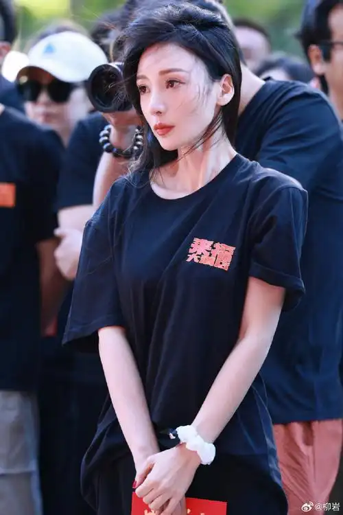 电影来福大酒店##黄轩柳岩新片来福大酒店开机