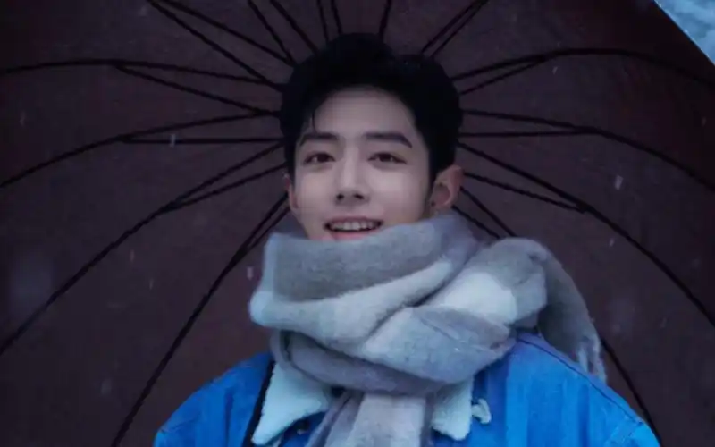 【日常见肖战】微笑向暖,又见治愈系肖战,你是世间最美的风景